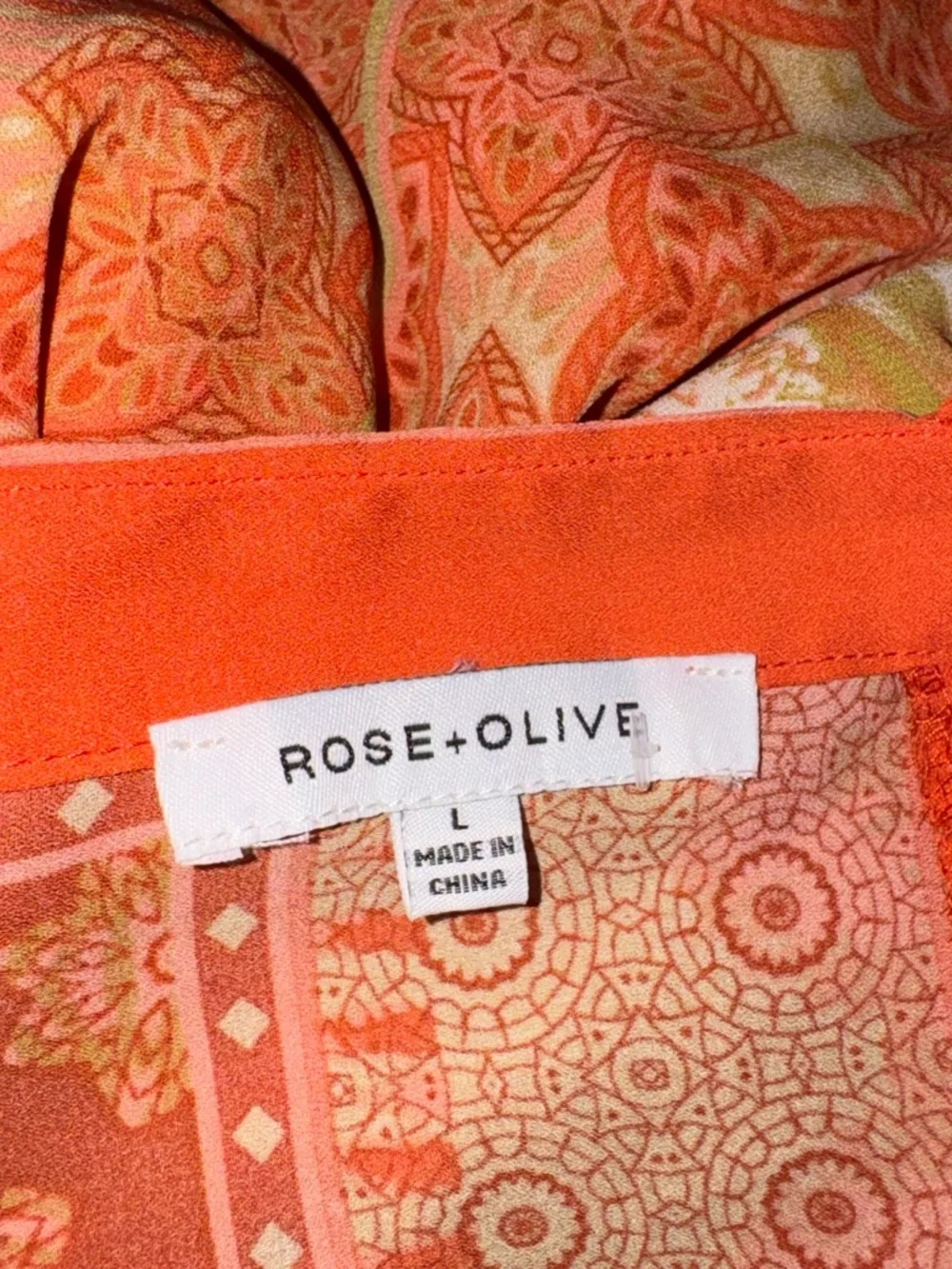 ROSE + OLIVE Boho Print Blouse | Size Large | Flowy V-Neck Top - Picture 2 of 8